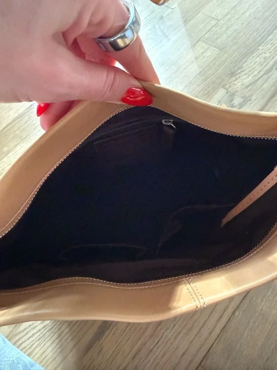 Coach Tan Leather Shoulder Bag with Dark Brown Tag - Picture 7 of 7